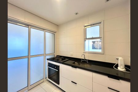 Cozinha de apartamento à venda com 1 quarto, 57m² em Cambuí, Campinas