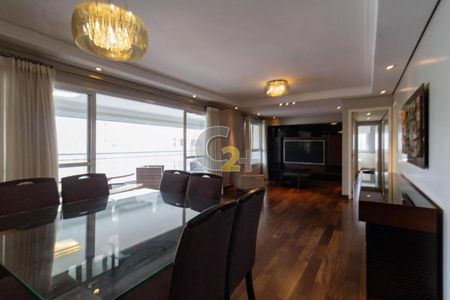 Apartamento para alugar com 168m², 4 quartos e 3 vagas