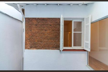 Casa de condomínio à venda com 180m², 3 quartos e 1 vaga