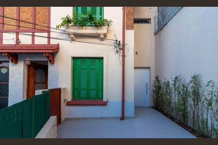 Casa de condomínio à venda com 180m², 3 quartos e 1 vaga