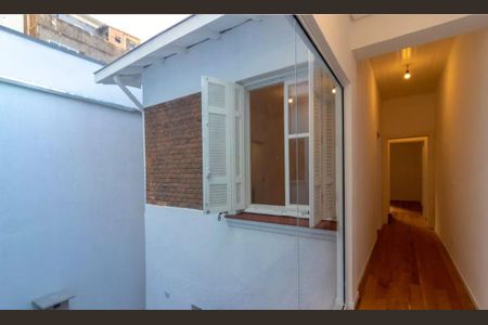 Casa de condomínio à venda com 180m², 3 quartos e 1 vaga