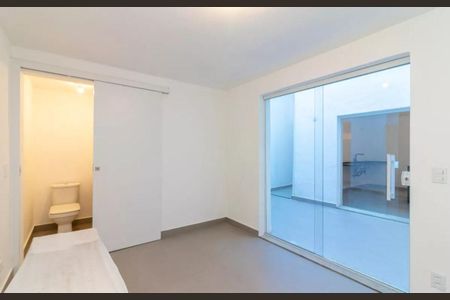 Casa de condomínio à venda com 180m², 3 quartos e 1 vaga