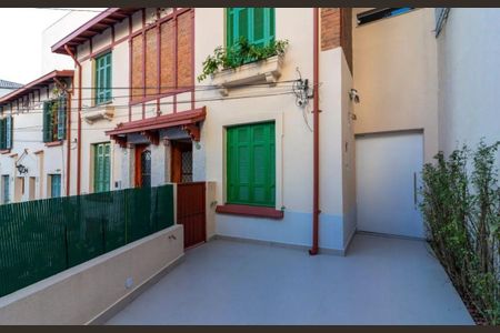 Casa de condomínio à venda com 180m², 3 quartos e 1 vaga