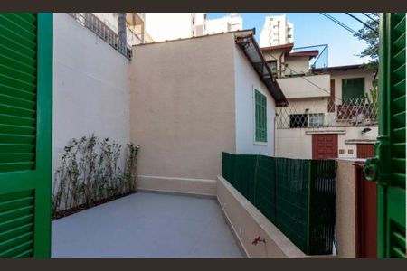 Casa de condomínio à venda com 180m², 3 quartos e 1 vaga