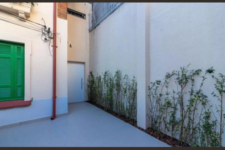 Casa de condomínio à venda com 180m², 3 quartos e 1 vaga