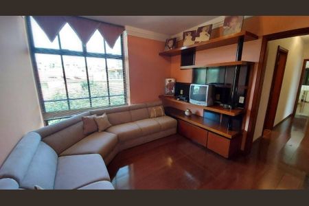 Casa à venda com 4 quartos, 343m² em Jardim das Vertentes, São Paulo