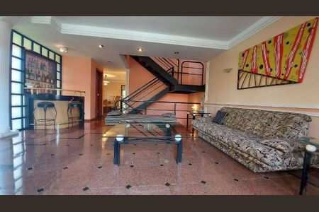 Casa à venda com 4 quartos, 343m² em Jardim das Vertentes, São Paulo