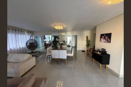 Casa à venda com 3 quartos, 420m² em Centro Comercial Jubran, Barueri