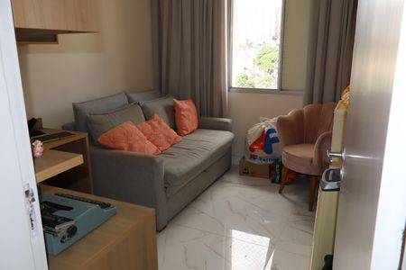 Quarto 2 de apartamento para alugar com 2 quartos, 58m² em Vila Ivone, São Paulo