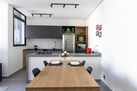 Sala/Cozinha de apartamento à venda com 1 quarto, 43m² em Centro, Campinas