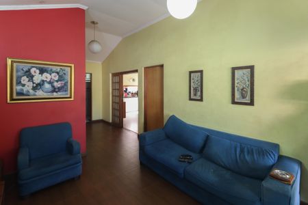 Casa à venda com 625m², 4 quartos e 3 vagasSala