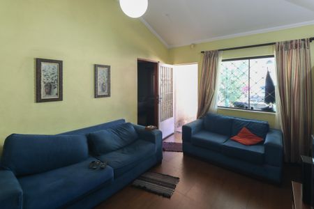 Casa à venda com 625m², 4 quartos e 3 vagasSala