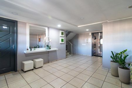 Apartamento à venda com 70m², 2 quartos e 1 vaga Apartamento à venda com 70m², 2 quartos e 1 vagaHall social