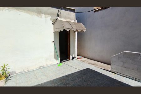Casa para alugar com 90m², 3 quartos e 2 vagasQuintal 