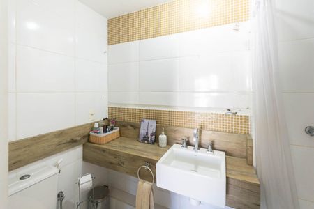 Apartamento à venda com 74m², 2 quartos e 1 vagaBanheiro 
