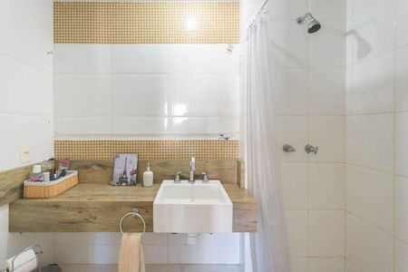 Apartamento à venda com 74m², 2 quartos e 1 vagaBanheiro 