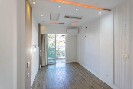 Apartamento à venda com 74m², 2 quartos e 1 vagaSuíte