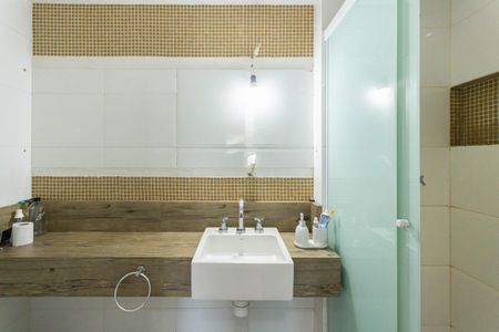 Apartamento à venda com 74m², 2 quartos e 1 vagaBanheiro Suíte