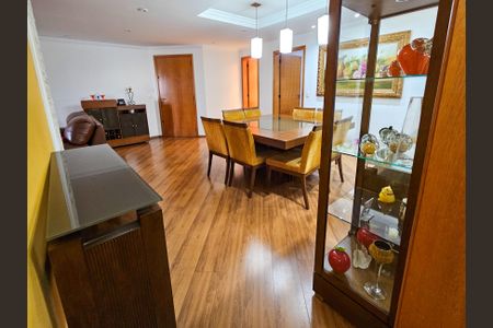 Apartamento para alugar com 149m², 3 quartos e 3 vagas Apartamento para alugar com 149m², 3 quartos e 3 vagasSala