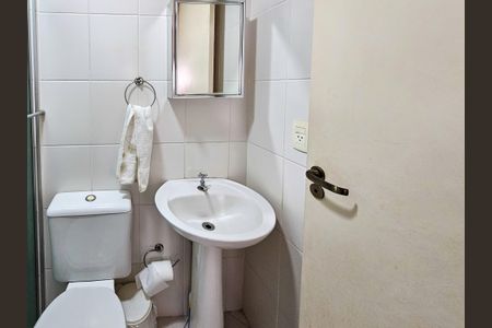 Apartamento para alugar com 149m², 3 quartos e 3 vagas Apartamento para alugar com 149m², 3 quartos e 3 vagasBanheiro da área de serviço
