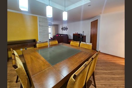 Apartamento para alugar com 149m², 3 quartos e 3 vagas Apartamento para alugar com 149m², 3 quartos e 3 vagasSala