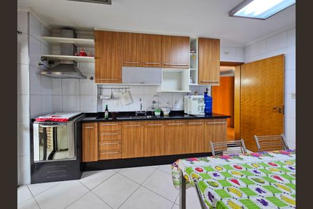 Apartamento para alugar com 149m², 3 quartos e 3 vagas Apartamento para alugar com 149m², 3 quartos e 3 vagasCozinha