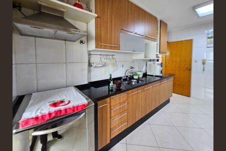 Apartamento para alugar com 149m², 3 quartos e 3 vagas Apartamento para alugar com 149m², 3 quartos e 3 vagasCozinha