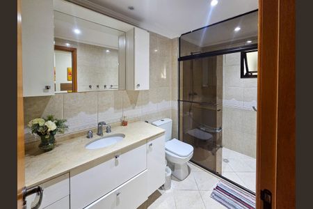 Apartamento para alugar com 149m², 3 quartos e 3 vagas Apartamento para alugar com 149m², 3 quartos e 3 vagasBanheiro da Suíte 1