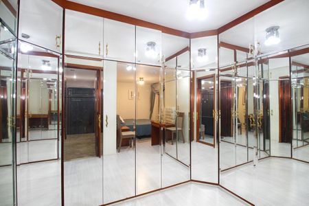 Apartamento à venda com 120m², 3 quartos e 2 vagasCloset da Suíte 1