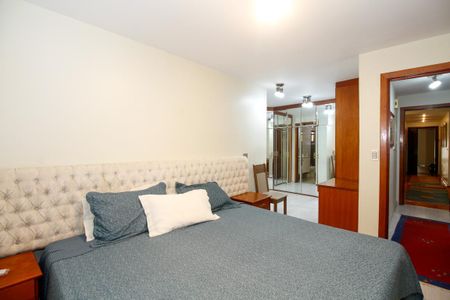 Apartamento à venda com 120m², 3 quartos e 2 vagasSuíte 1