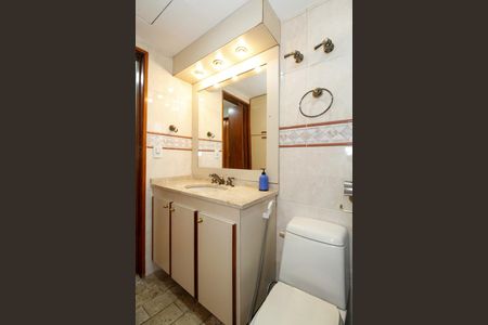 Apartamento à venda com 120m², 3 quartos e 2 vagasBanheiro da Suíte 2