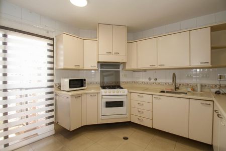 Apartamento à venda com 120m², 3 quartos e 2 vagasCozinha