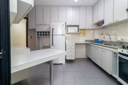 Apartamento para alugar com 105m², 4 quartos e 2 vagasCozinha