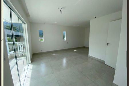 Casa de condomínio para alugar com 220m², 4 quartos e 2 vagas