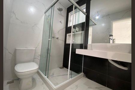 Casa de condomínio para alugar com 220m², 4 quartos e 2 vagas