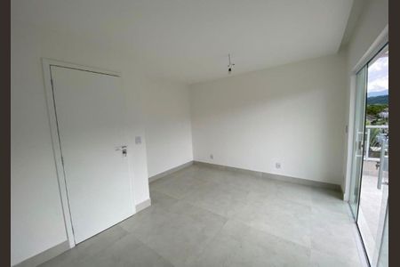 Casa de condomínio para alugar com 220m², 4 quartos e 2 vagas