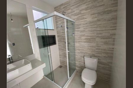 Casa de condomínio para alugar com 220m², 4 quartos e 2 vagas