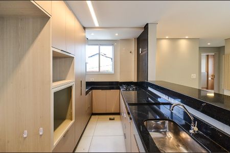 Apartamento para alugar com 190m², 3 quartos e 2 vagasCozinha