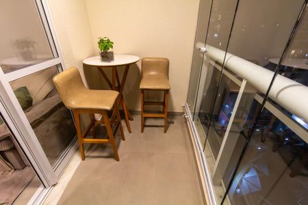 Apartamento à venda com 79m², 2 quartos e 2 vagas Apartamento à venda com 79m², 2 quartos e 2 vagasVaranda