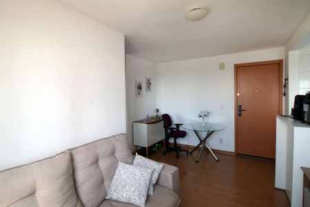 Sala de apartamento para alugar com 2 quartos, 45m² em Colégio, Rio de Janeiro