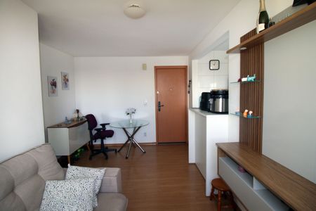 Sala de apartamento para alugar com 2 quartos, 45m² em Colégio, Rio de Janeiro