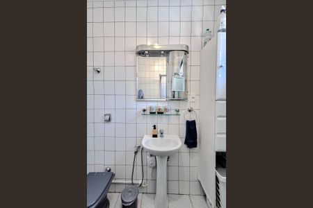 Casa à venda com 68m², 3 quartos e 2 vagasBanheiro