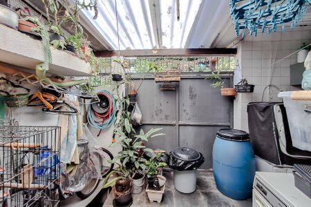 Casa à venda com 68m², 3 quartos e 2 vagasÁrea externa