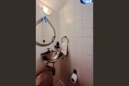 Casa à venda com 68m², 3 quartos e 2 vagasLavabo