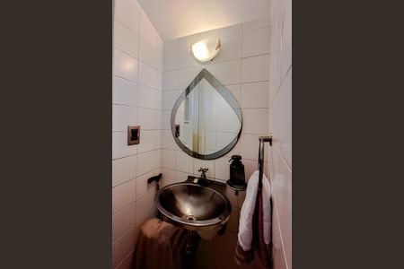 Casa à venda com 68m², 3 quartos e 2 vagasLavabo