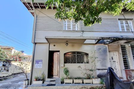 Casa à venda com 68m², 3 quartos e 2 vagasFachada - Plaquinha