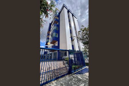 Apartamento à venda com 98m², 3 quartos e 2 vagasFachada