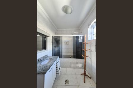 Casa à venda com 264m², 3 quartos e 2 vagasBanheiro da Suíte