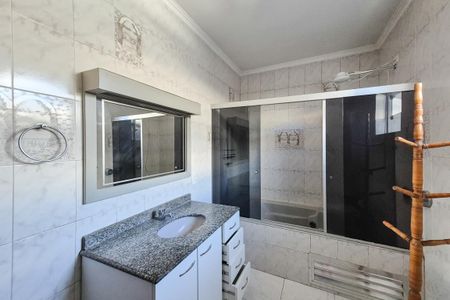 Casa à venda com 264m², 3 quartos e 2 vagasBanheiro da Suíte