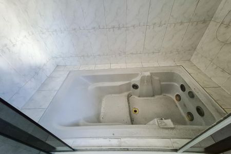 Casa à venda com 264m², 3 quartos e 2 vagasBanheiro da Suíte